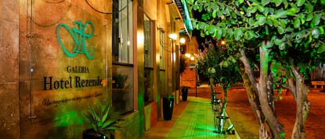 Fachada de la propiedad