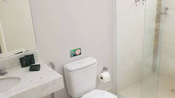 Superior Quadruple Room | Bathroom | Shower, free toiletries, towels, soap