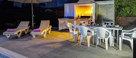 Villa (3 Bedrooms) | Udendørsområde