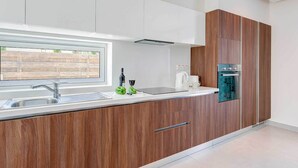 Ảnh chưa phân loại, 5 trong số 18 ảnh, nút