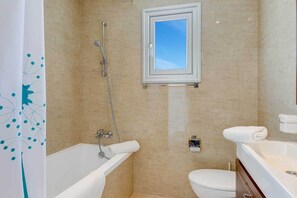 Villa (3 Bedrooms) | Interior
