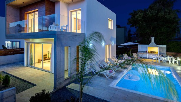 Ảnh chưa phân loại, 1 trong số 18 ảnh, nút