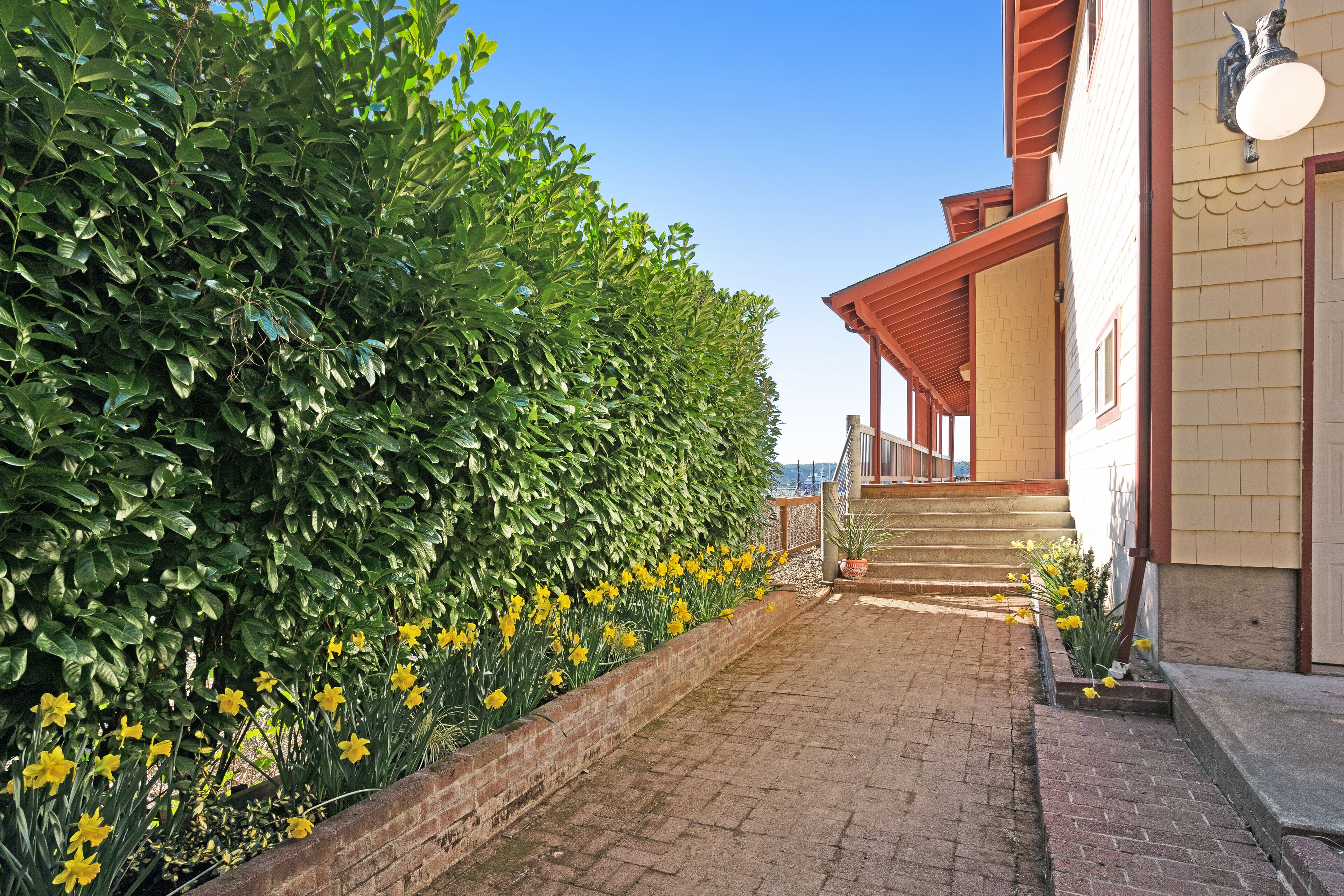 المنطقة المحيطة بالمنشأة