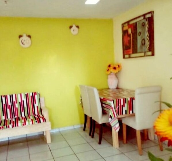 Family Apartment, Multiple Bedrooms, City View (9 PAX) | Down comforters, minibar, blackout drapes, soundproofing - El Paraíso de Zacatlán (Zacatlán)