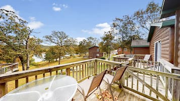 2 Bedroom Queen Cabin 6, Lake View | Terrace/patio