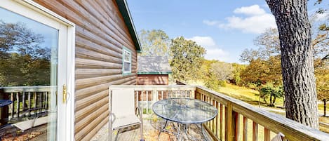 2 Bedroom Queen Cabin 2, Lake View | Terrace/patio