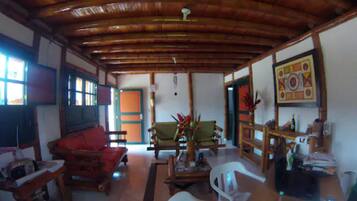 Sala de estar en el lobby