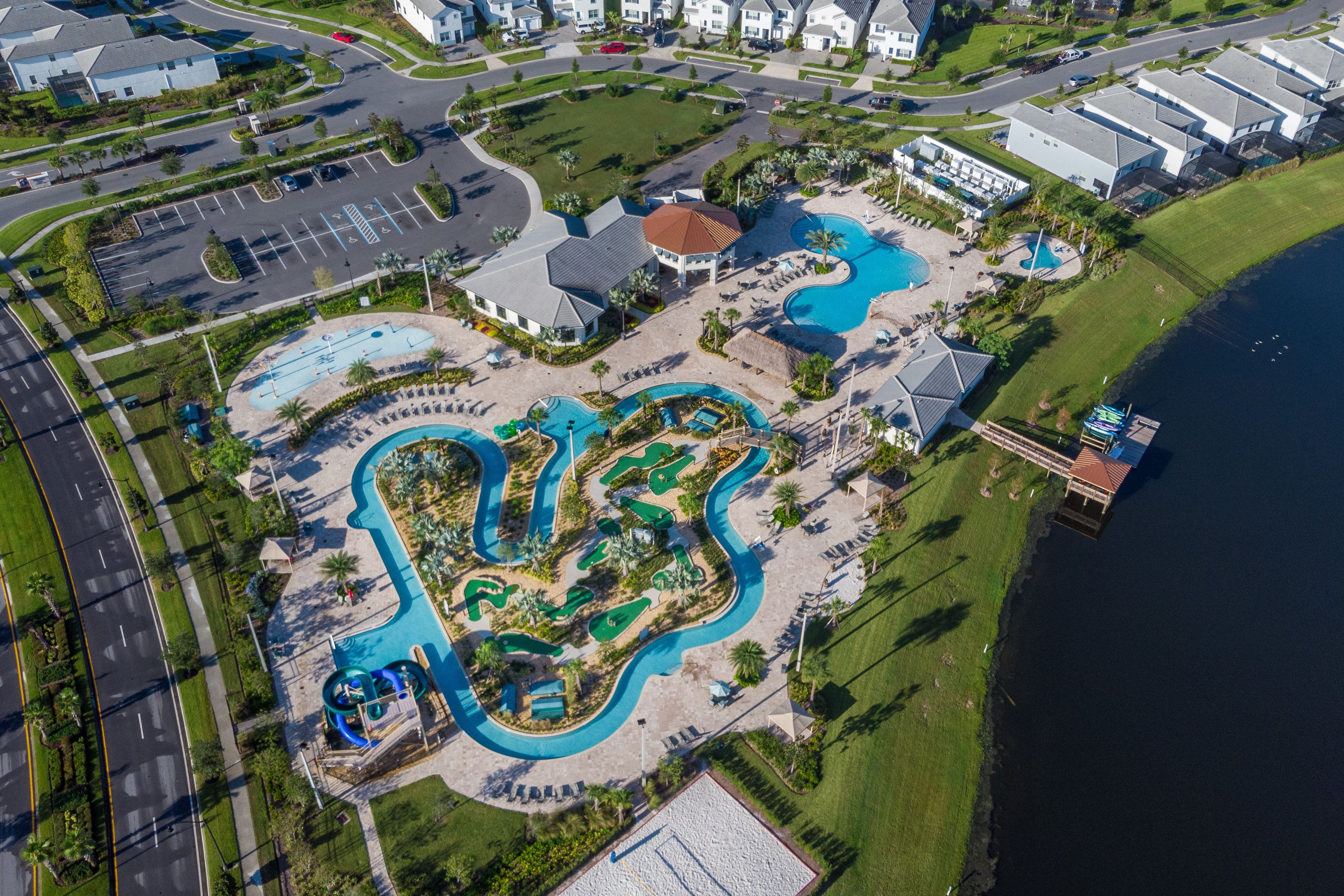 Townhome, 5 Bedrooms | Property grounds