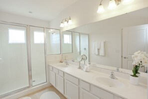 Bathroom - Bella Vida 4511 (Kissimmee)