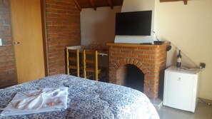 Minibar, Schreibtisch, kostenloses WLAN, Bettwäsche