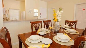 In-room dining - Bella Vida 4554 A (Kissimmee)