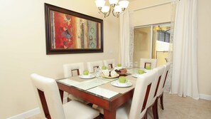 Townhome, 4 Bedrooms | In-room dining