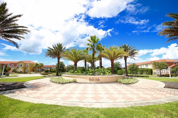 Townhome, 4 Bedrooms | Property grounds