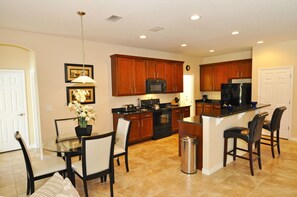 House, 5 Bedrooms | Private kitchen | Dishwasher - Watersong Resort 256 (Davenport)