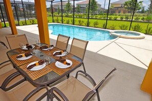 House, 6 Bedrooms | Terrace/patio