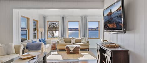 Smart TV, reproductor de DVD, libros y estéreo