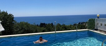 Apartments & Rooms Rozana