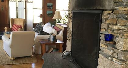CHARMING,QUIET, SPACIOUS BUNGALOW,NEAR SUNSET BEACH, WALKING TRAIL,BIKE PATH,BUS