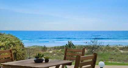 Tahnee Court Unit 3- Absolute beachfront apartment on Bilinga Beach with Wi-Fi Included.