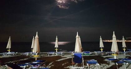 LUXURY HOLIDAY HOUSE FRONT OF SEA FORMIA VINDICIO