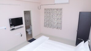 Comfort-Zimmer, 1 King-Bett | Allergikerbettwaren, kostenloses WLAN, Bettwäsche