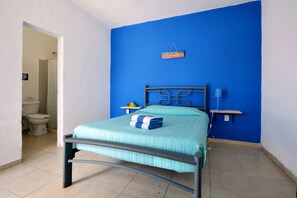 Camera Basic, 1 letto matrimoniale | Una scrivania, Wi-Fi gratuito, lenzuola
