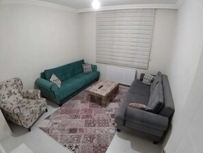 Standard Apartment | Living area | LCD TV - Emlakcim Pansiyon (Kutahya)