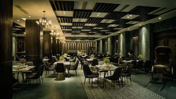 Breakfast, lunch, dinner served; local and international cuisine