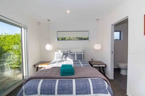 House, 3 Bedrooms | 3 bedrooms, iron/ironing board, cribs/infant beds, free WiFi - 35 Tuscan Lane (Martinborough)