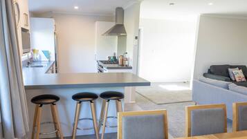 House, 3 Bedrooms | Private kitchen | Full-size fridge, microwave, oven, stovetop