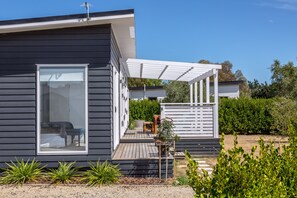 Exterior - La Burgundy (Martinborough)