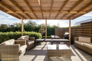 House, 3 Bedrooms | Terrace/patio