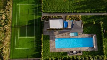 Seasonal outdoor pool