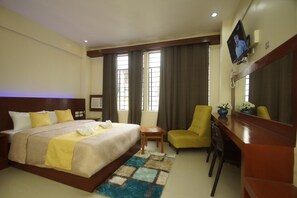 Skrivebord, strykejern/-brett, wi-fi (inkludert) og sengetøy