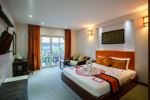 In-room safe, individually decorated, desk, soundproofing - RATA Boutique (Siem Reap)