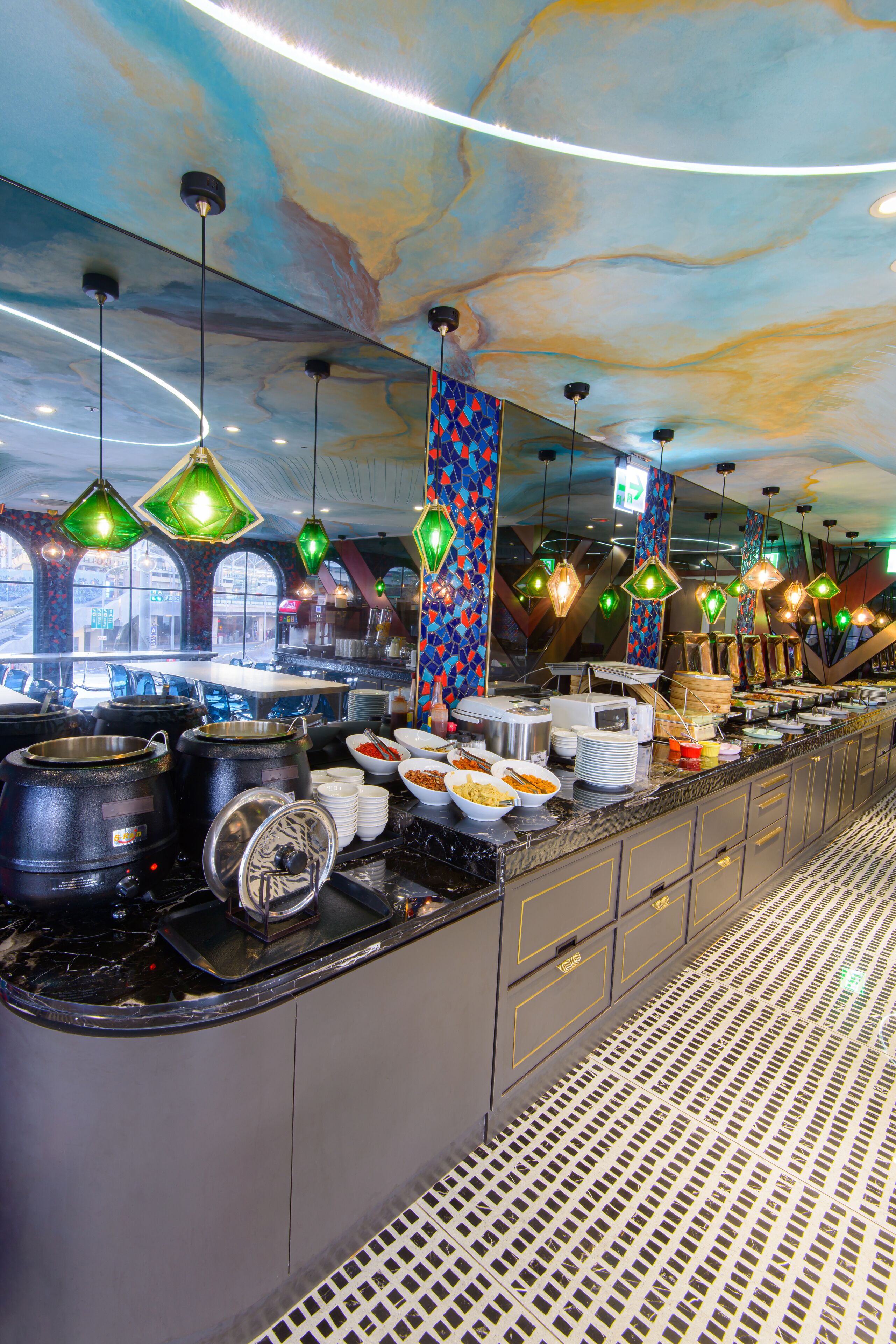 每日供應自助早餐 (每人 TWD250)