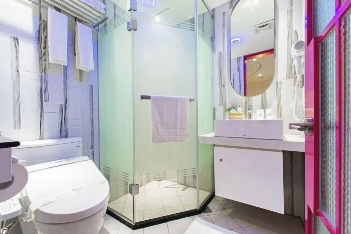 Bathroom | Shower, rainfall showerhead, free toiletries, hair dryer