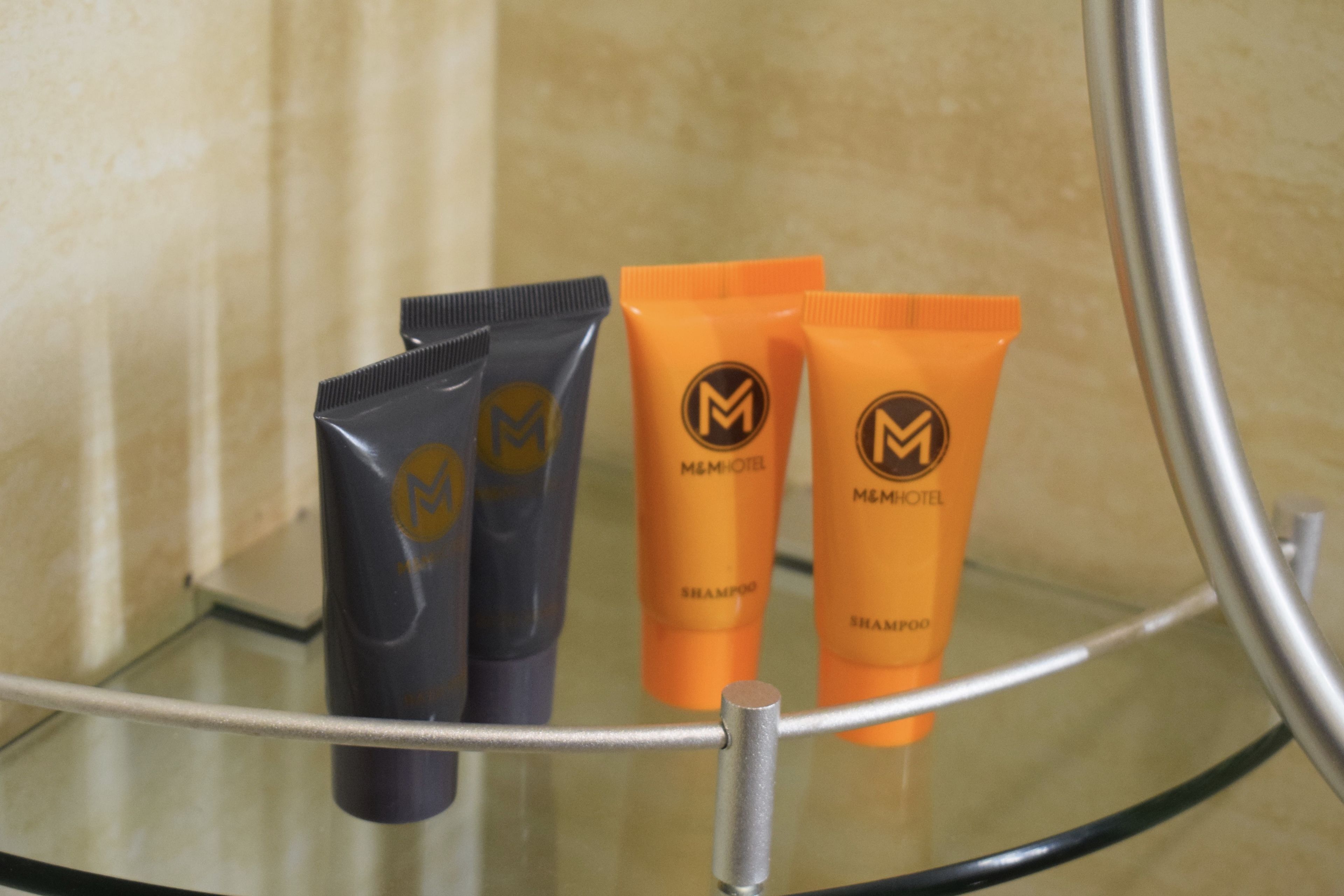 shower, rainfall showerhead, free toiletries, hair dryer