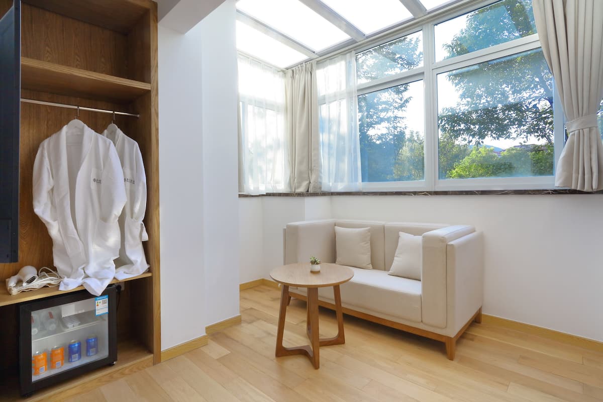 Bureau, rideaux occultants, chambres insonorisées, Wi-Fi gratuit