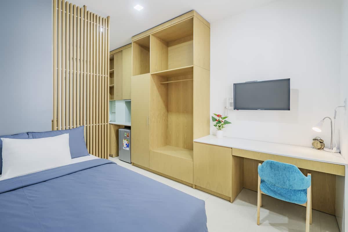 Caja de seguridad en la habitación y escritorio