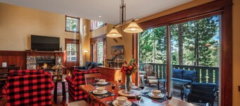 XXL 5 * ylellinen kaupunkiasunto, "Lodge", yksityinen kylpylä, biljardipöytä ja näkymät