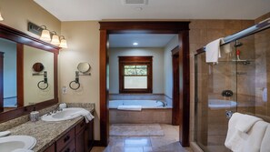 Ensemble douche/baignoire, articles de toilette écologiques