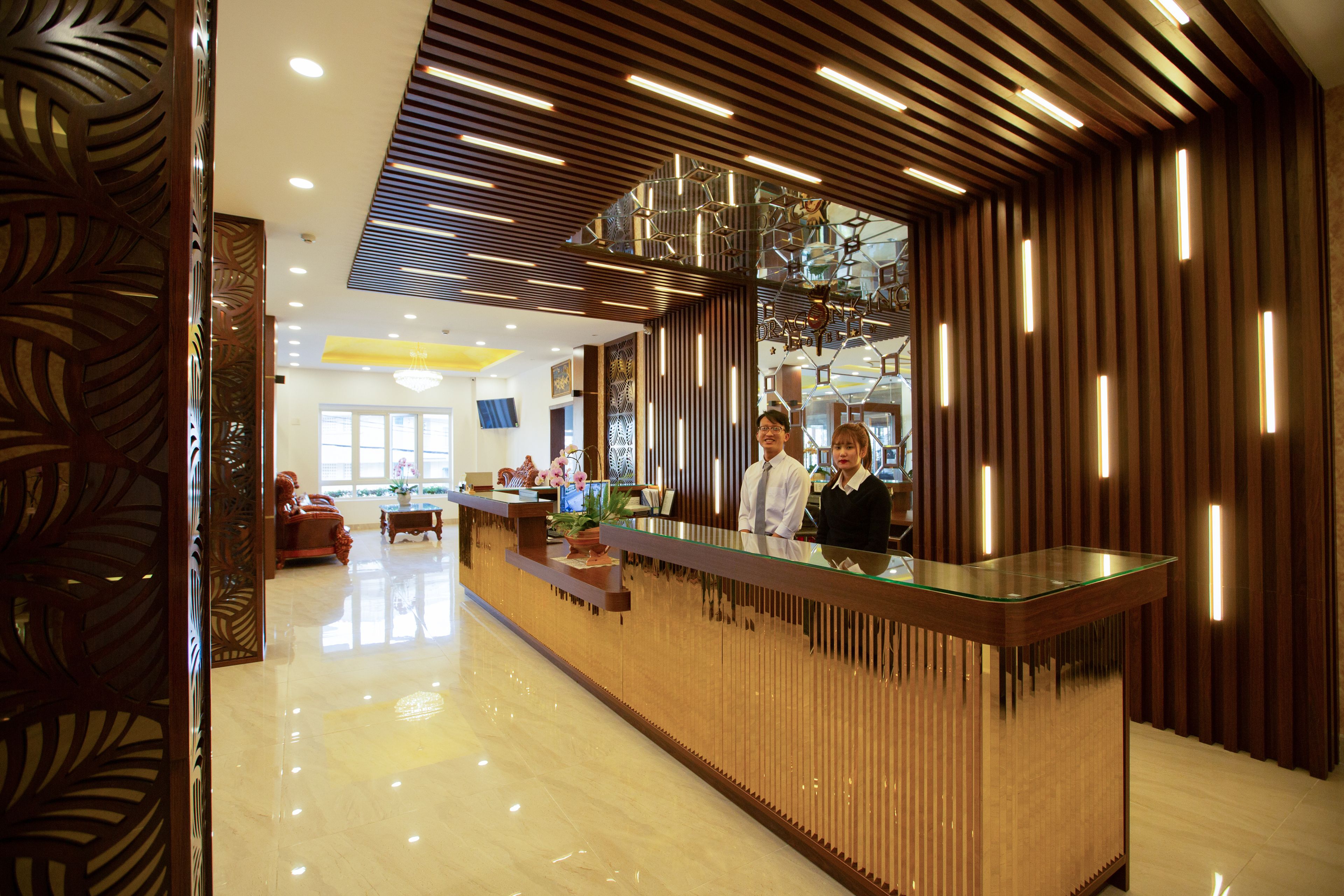 ฝ่ายต้อนรับ