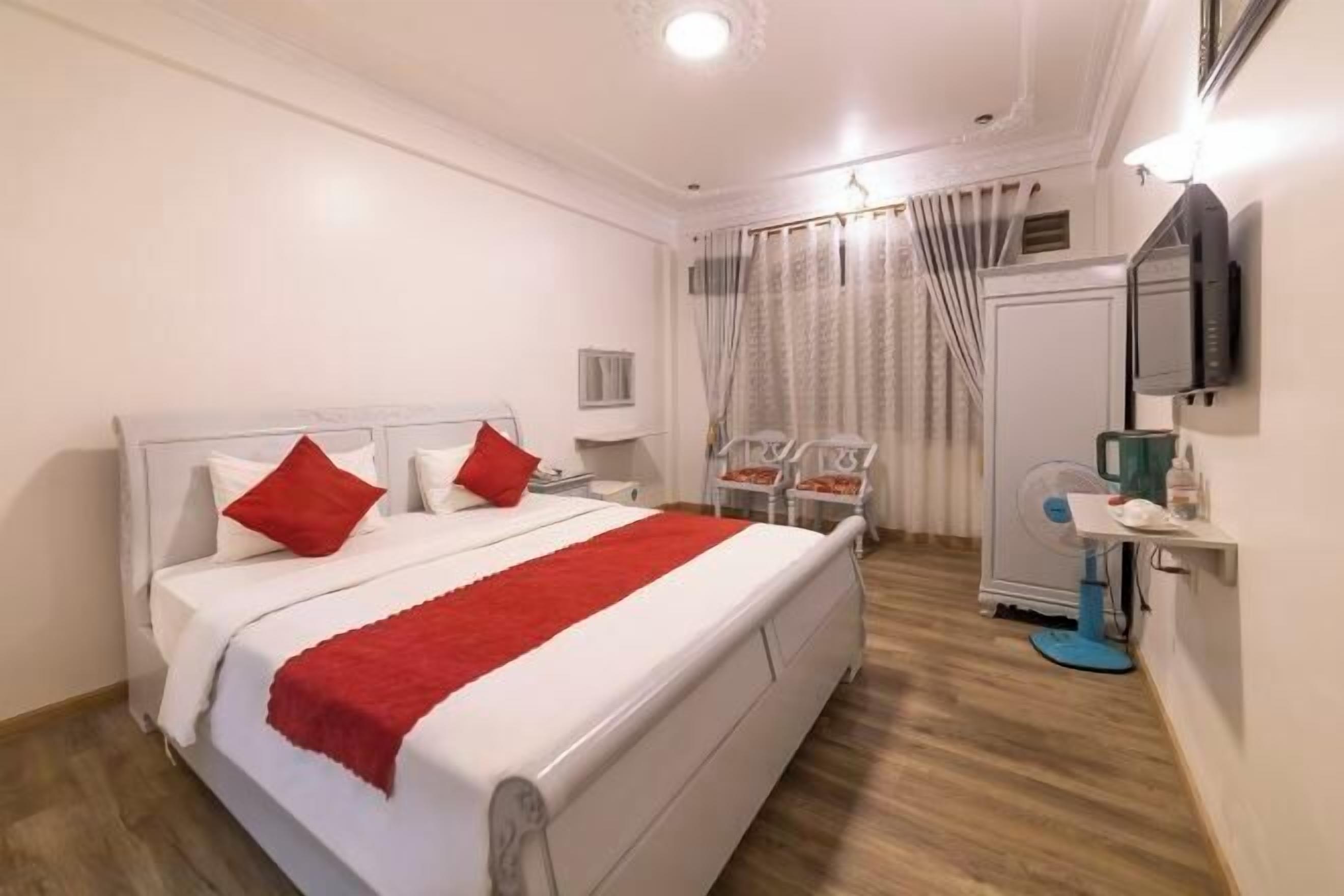 Minibar, két bảo mật tại phòng, bàn, màn/rèm cản sáng 