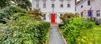 Downtown Getaway w/ Full Kitchen & Furnished Porch - Walk to the Beach/Harbor