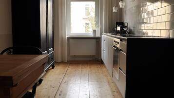 1 bedroom, individually decorated, individually furnished
