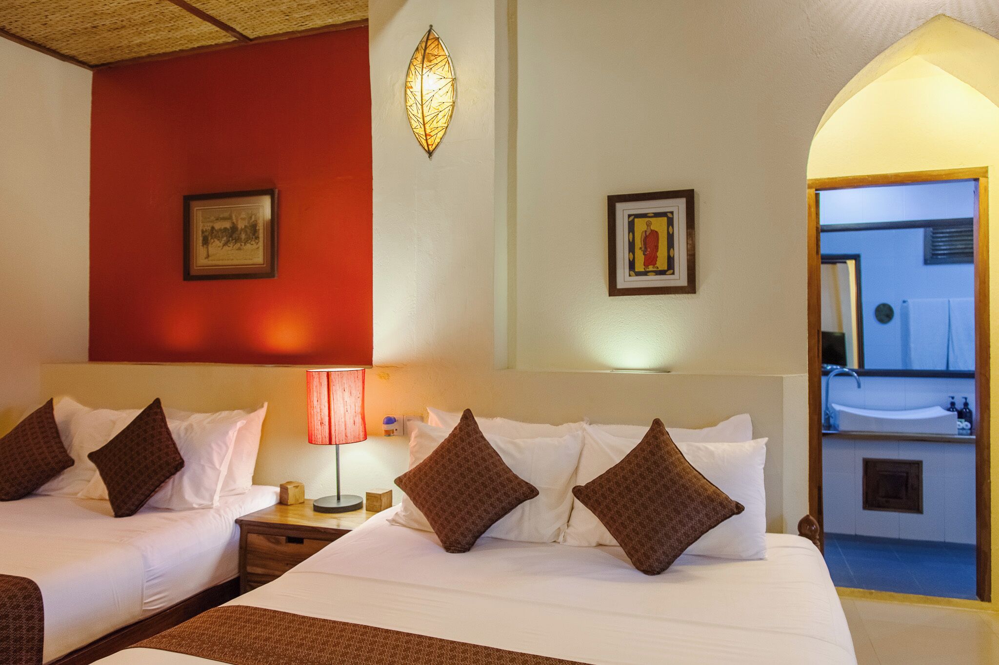 Phòng | Bộ đồ giường cao cấp, két bảo mật tại phòng, trang trí khác biệt 