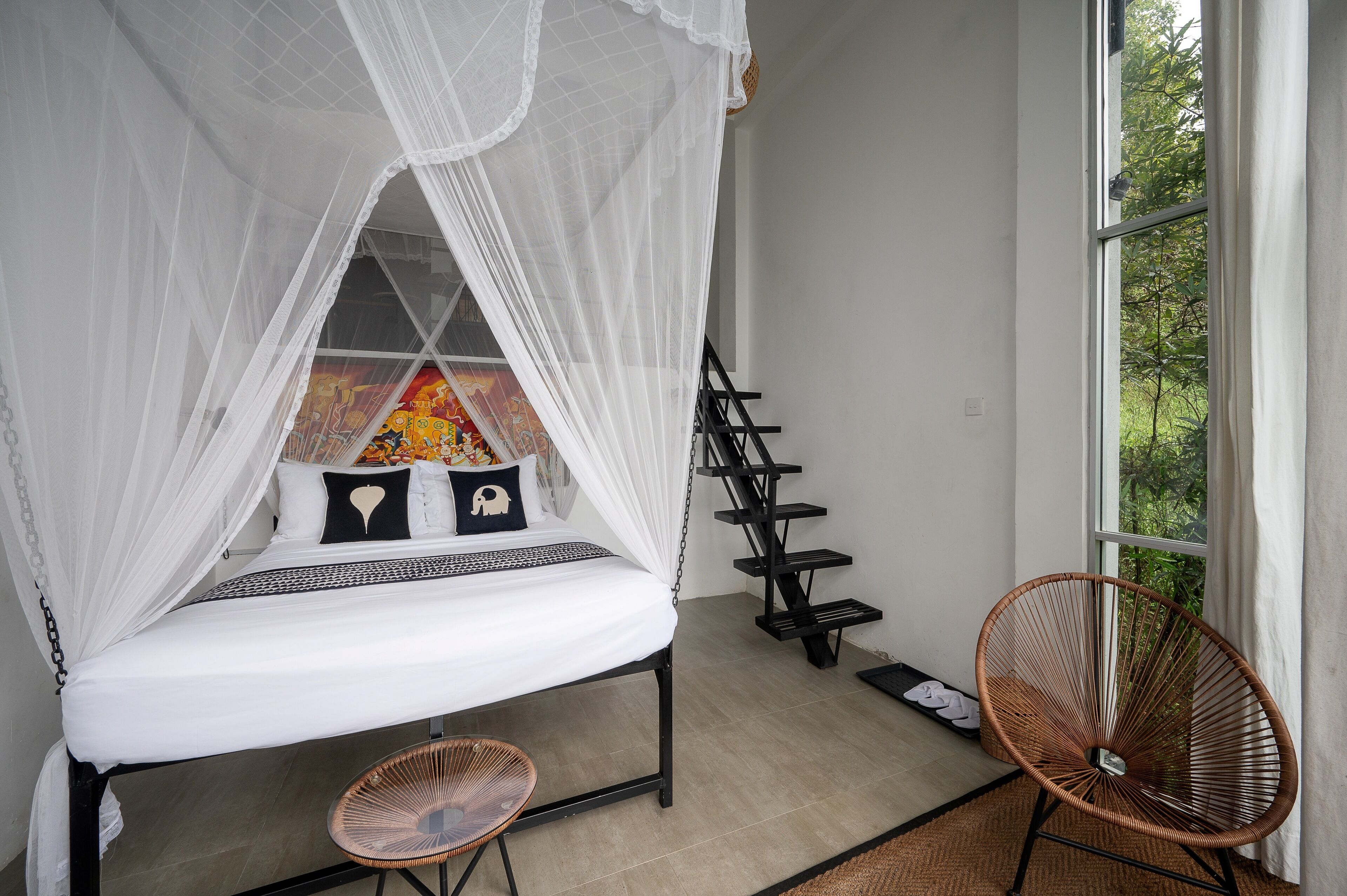 尊贵开间套房 | 高档床上用品、羽绒被、客房内保险箱、特色家居