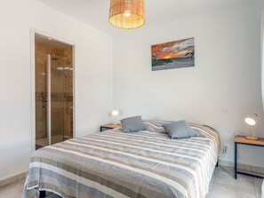 1 bedroom, iron/ironing board, travel crib, WiFi - Cosy apartment for 4 guests with A/C, WIFI, pool, TV and terrace (Argelers)