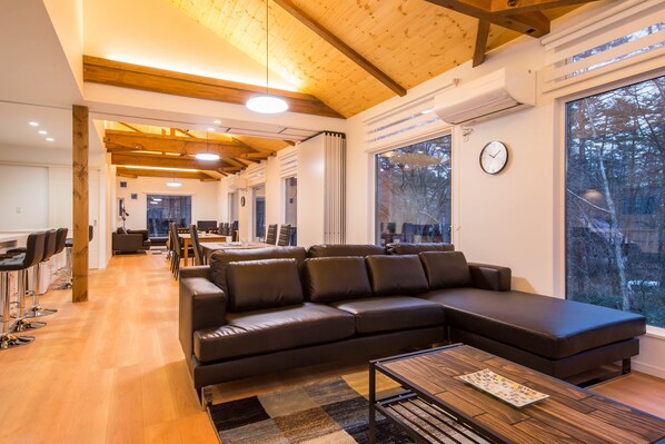 Comfort Chalet, 5 Bedrooms | Living area - Salji (Hakuba)